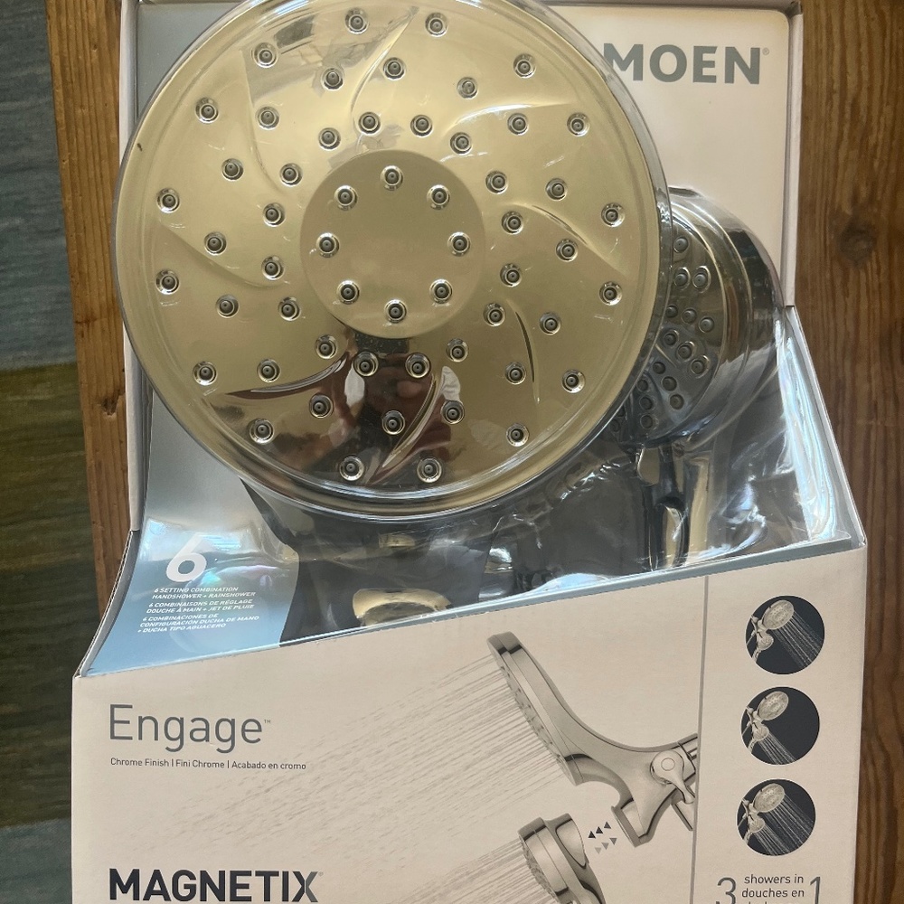 Moen Magnetix Engage Showerhead NIB
